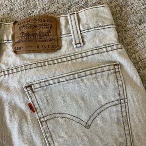 Vintage Levi’s Cream/Beige Orange Tab 550 Denim Shorts